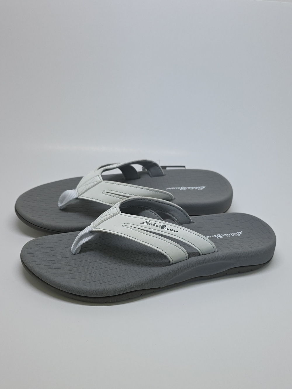 NWT Eddie Bauer White Faux Leather Flip Flops Slip On Womens 6 - Picture 5 of 14